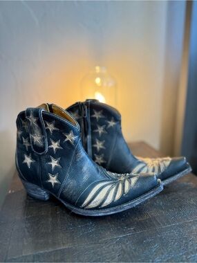 Old Gringo Black Star Wing Western Ankle Boots Size 7.5B Distressed Leather